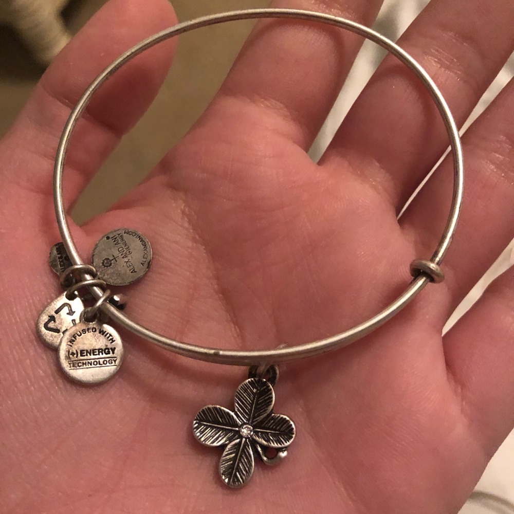 ⭐️Clover Alex & Ani Bracelet⭐️